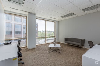 11815 Fountain Way, Newport News, VA for lease Interior Photo- Image 1 of 2