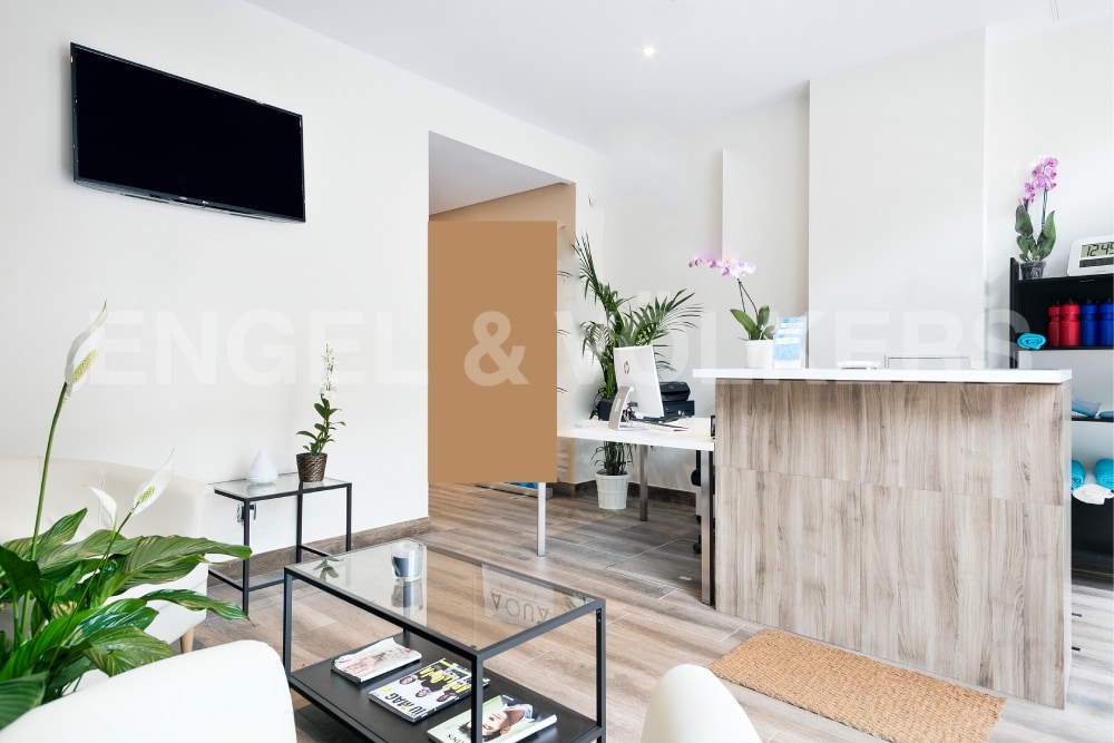 Retail in Barcelona, Barcelona for lease Interior Photo- Image 1 of 8