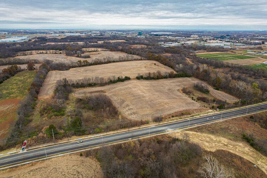 8700 NW Tiffany Springs Rd, Kansas City, MO for sale - Aerial - Image 1 of 1