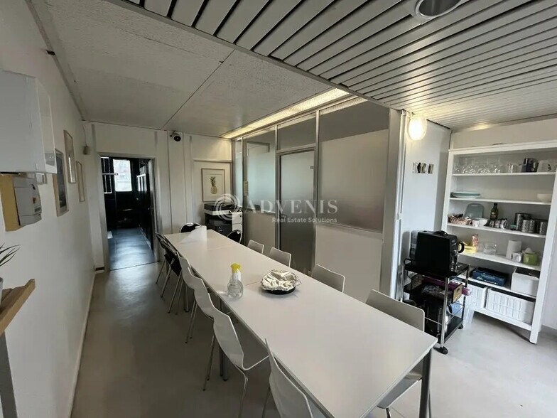 Office in Créteil for lease - Interior Photo - Image 3 of 7