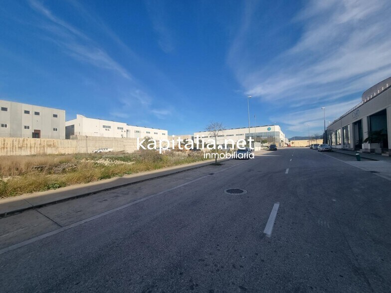 Industrial in Santa Ana for sale - Building Photo - Image 1 of 5