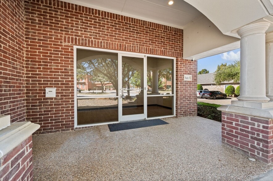 5708 Colleyville Blvd, Colleyville, TX for lease - Building Photo - Image 3 of 25
