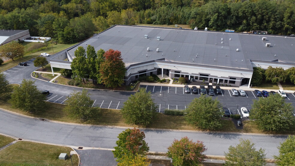 735 Fox Chase, Coatesville, PA for lease - Building Photo - Image 1 of 8