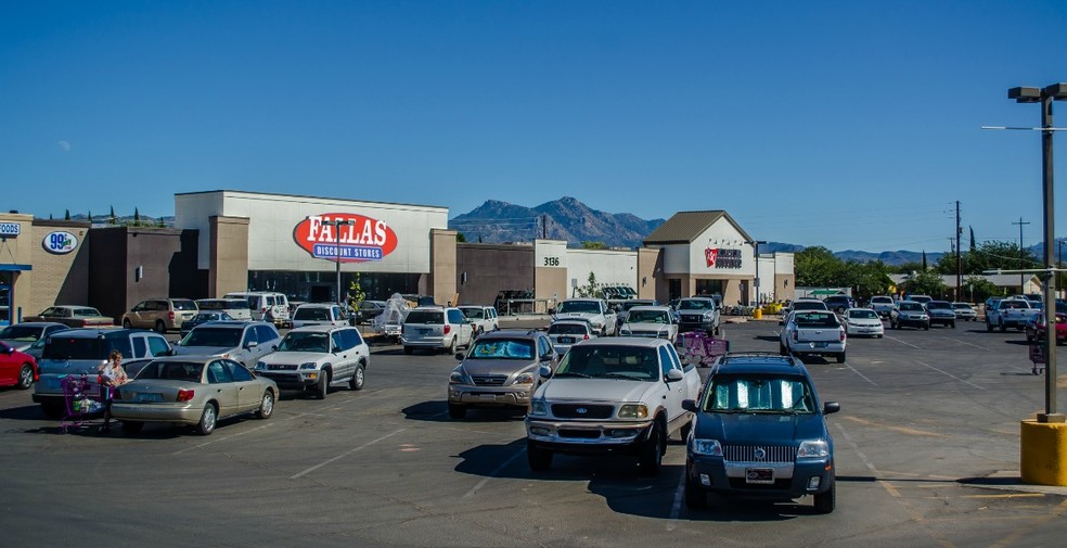 3124-3150 N Stockton Hill Rd, Kingman, AZ for lease - Building Photo - Image 2 of 4