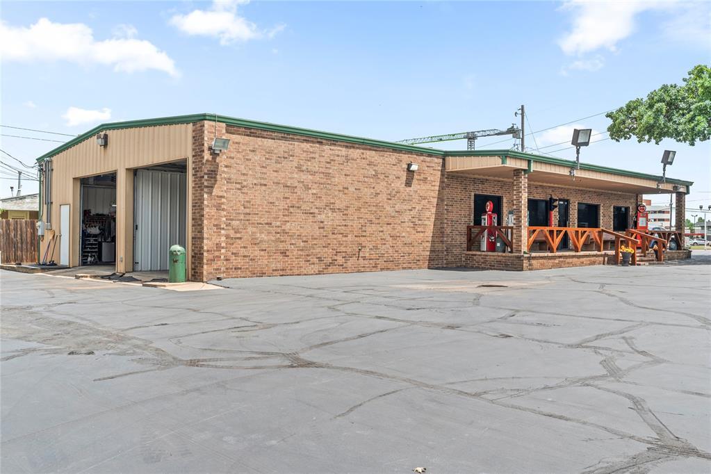 7017 NW 39th Expy, Bethany, OK for sale Primary Photo- Image 1 of 28