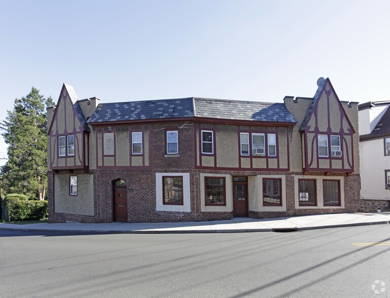 72 Hamilton Ave, Greenwich, CT 06830