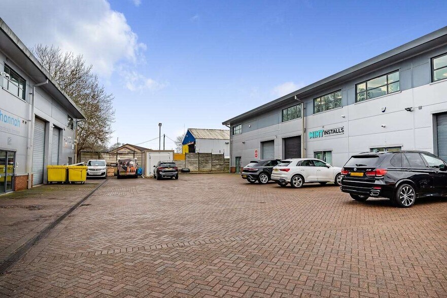 Cranborne Rd, Potters Bar for sale - Building Photo - Image 1 of 1