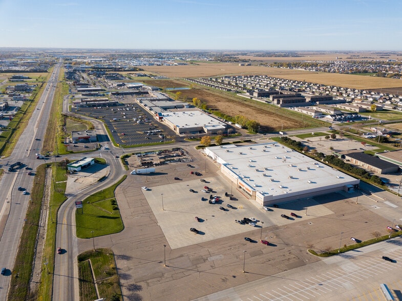 1322 N Diers Ave, Grand Island, NE for lease - Building Photo - Image 3 of 7