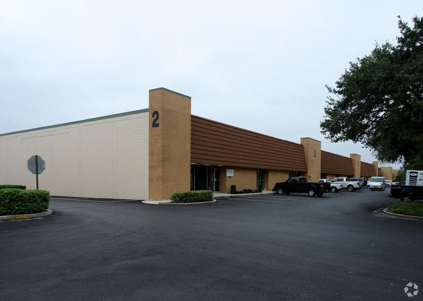 3620-3648 Silver Star Rd, Orlando, FL for lease - Primary Photo - Image 1 of 5