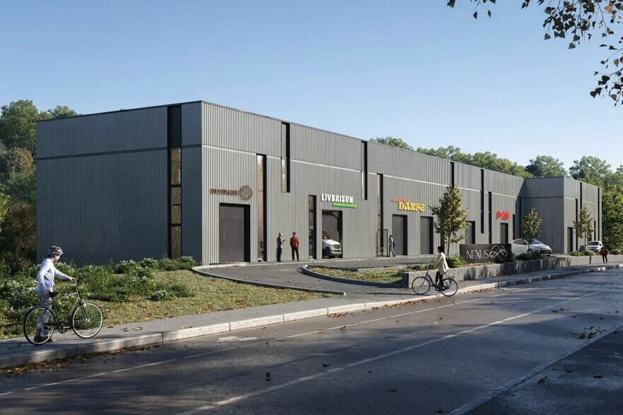 Retail in Voiron for sale - Building Photo - Image 1 of 1