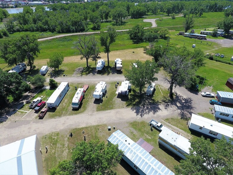 1003 W Bell St, Glendive, MT for sale - Aerial - Image 1 of 7