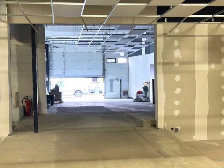 Flex in Lille for lease - Interior Photo - Image 3 of 8