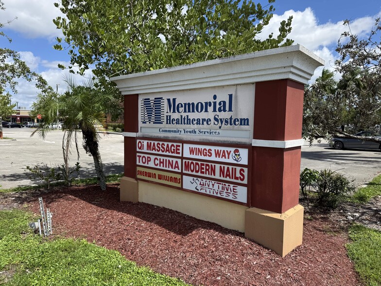 6805-7031 Taft St, Hollywood, FL for lease - Building Photo - Image 2 of 22