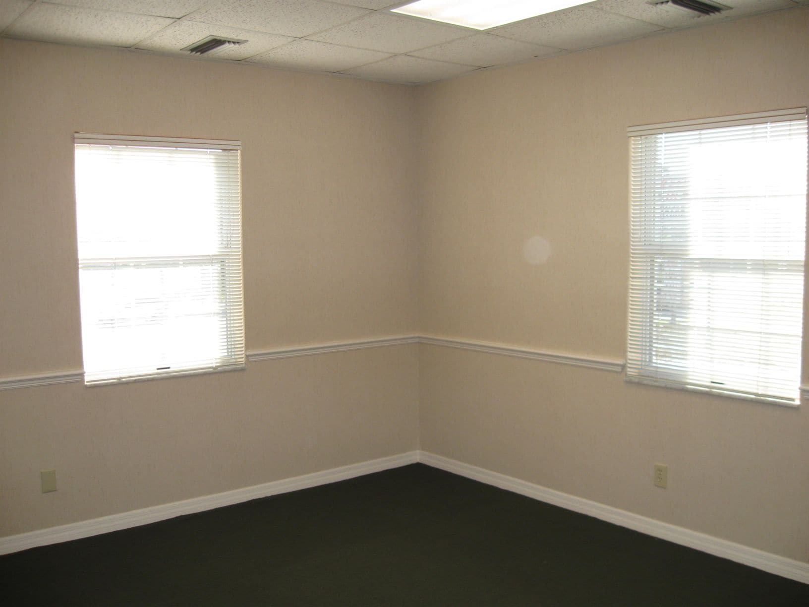 1001 N Washington Blvd, Sarasota, FL for lease Interior Photo- Image 1 of 1