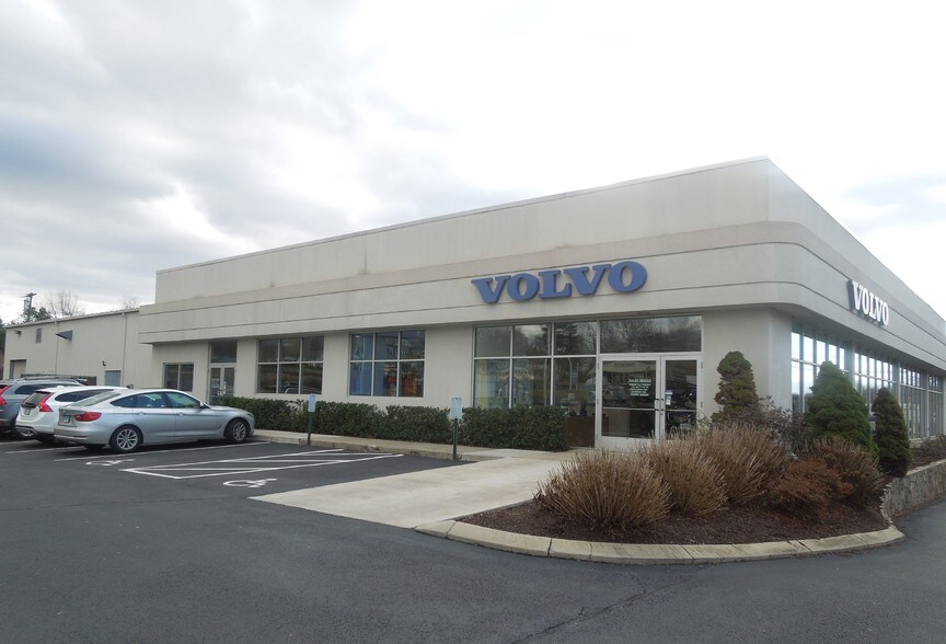 30 Pomeroy Ave, Meriden, CT 06450