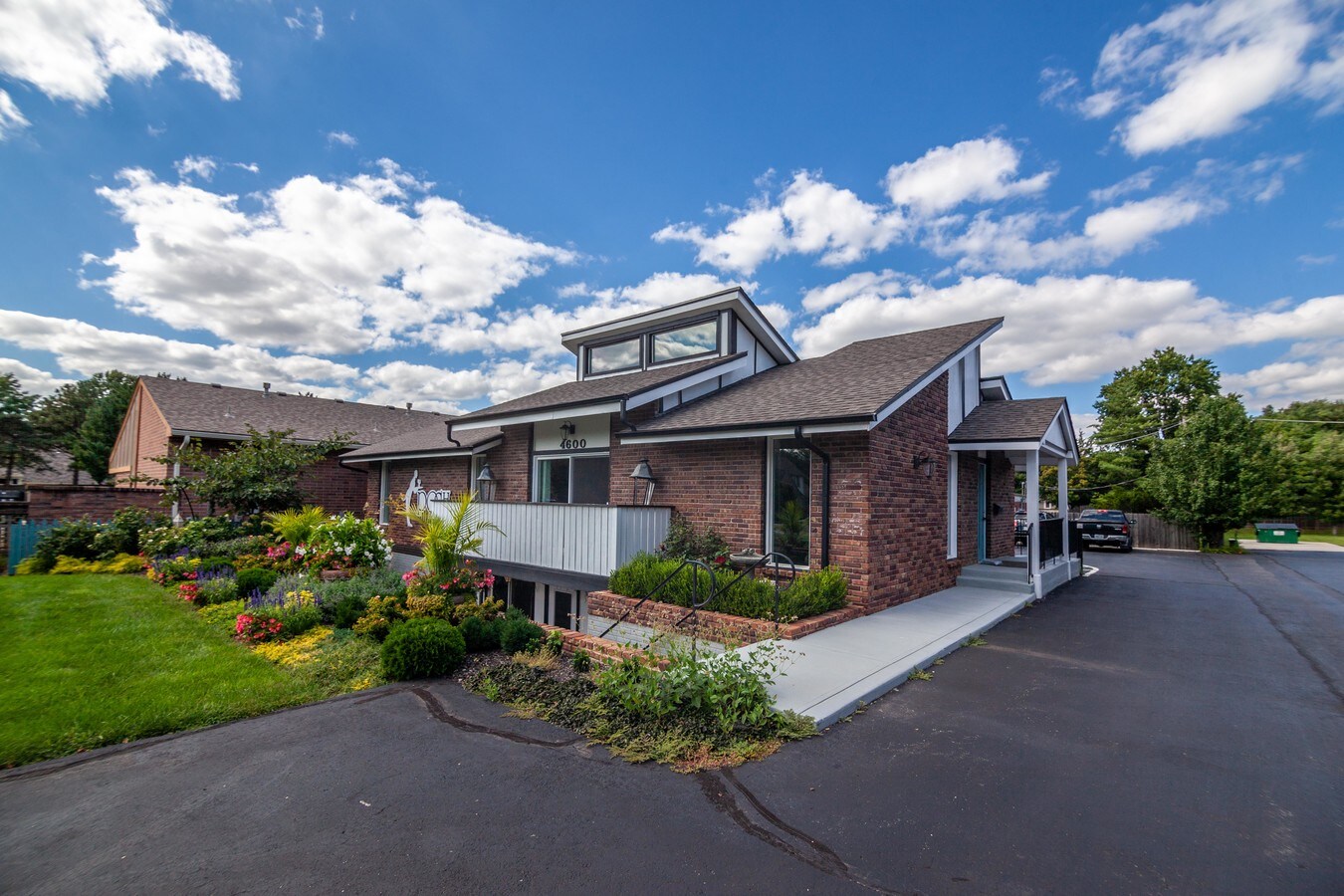 4600 W 89th St, Prairie Village, KS 66207