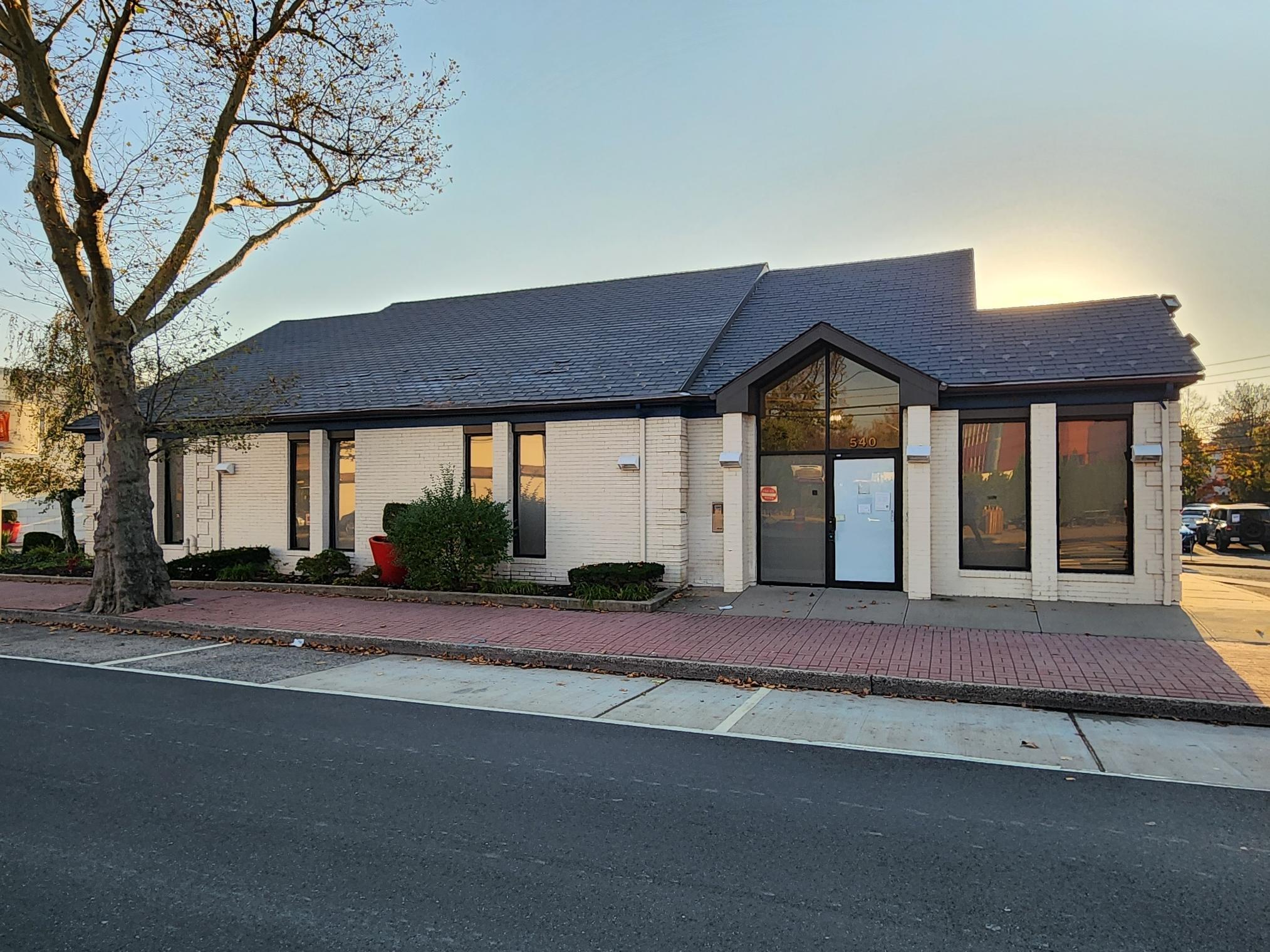 540 Middle Neck Rd, Great Neck, NY for lease Building Photo- Image 1 of 6