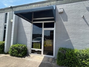 4800 W 34th St, Houston, TX for lease Building Photo- Image 1 of 5