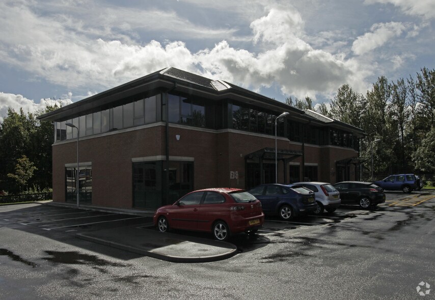 2-4 Earls Rd, Grangemouth for lease - Primary Photo - Image 1 of 6