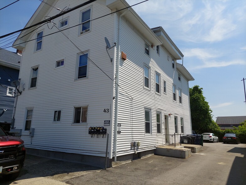 43 Sheridan St, Central Falls, RI for sale - Primary Photo - Image 1 of 1