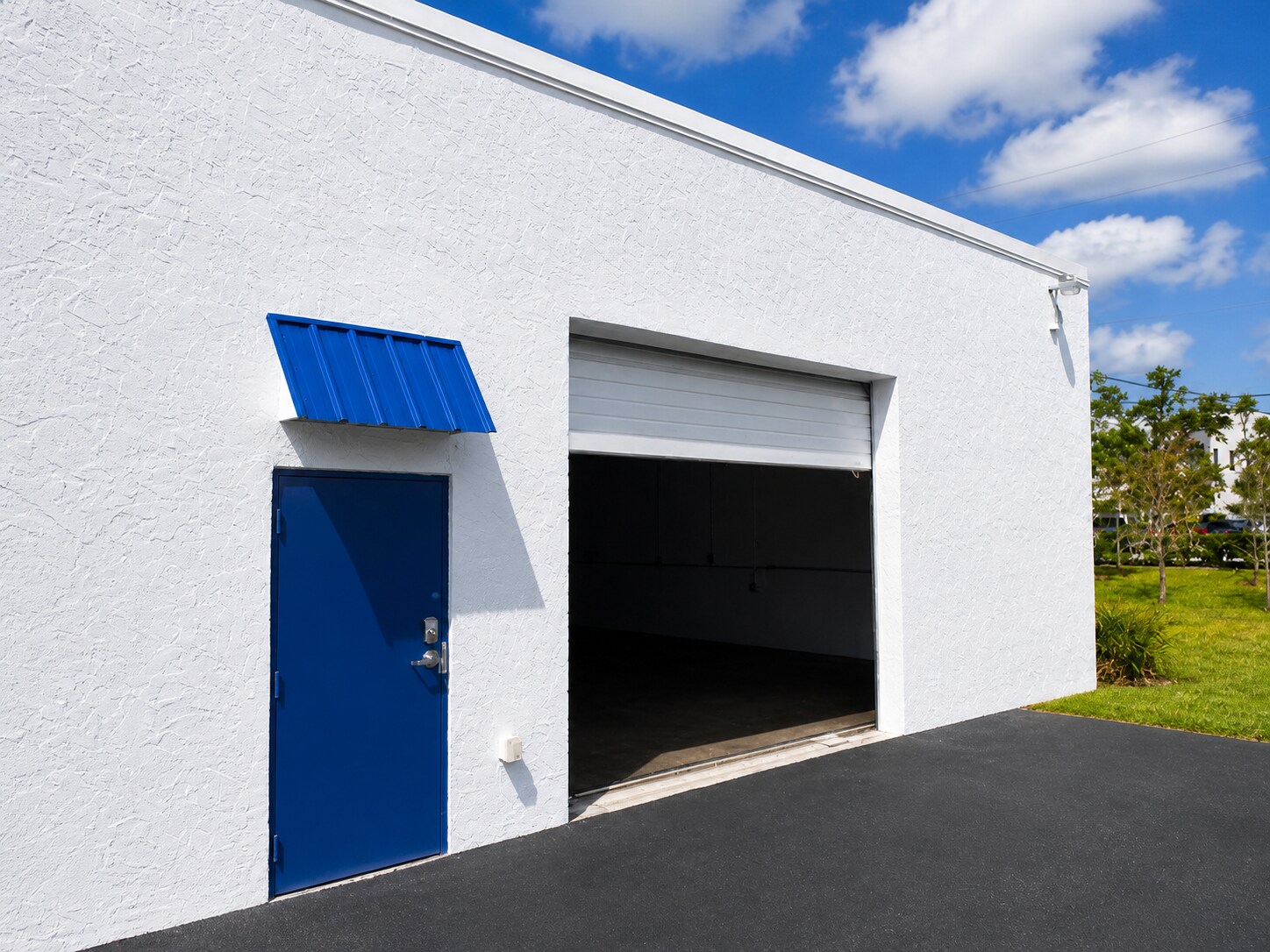 3059-3061 SE Monroe St, Stuart, FL for lease Interior Photo- Image 1 of 4