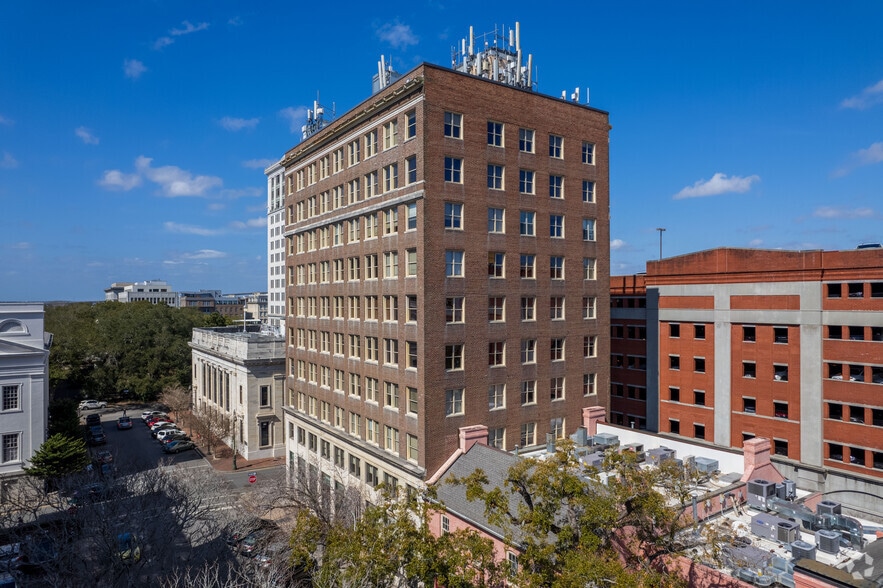 24 Drayton St, Savannah, GA for lease - Primary Photo - Image 1 of 12