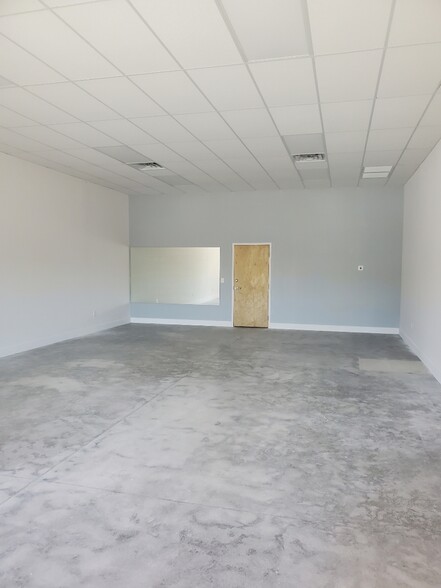 10650 Metro Pky, Fort Myers, FL for lease - Building Photo - Image 2 of 7