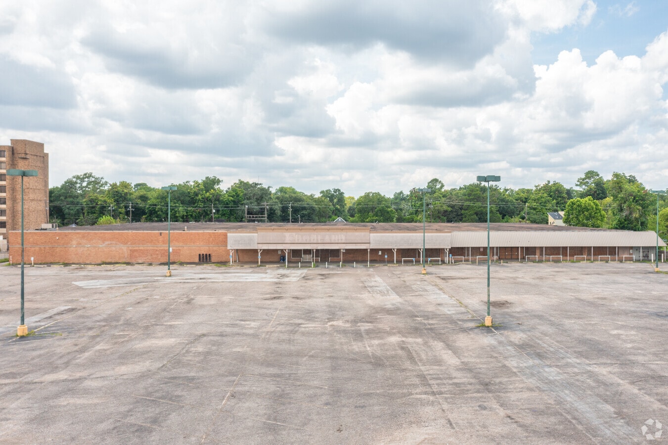 9001 Jensen Dr, Houston, TX 77093