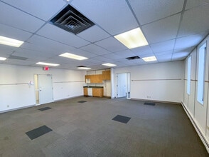 2445 13th Av, Regina, SK for lease Interior Photo- Image 2 of 2