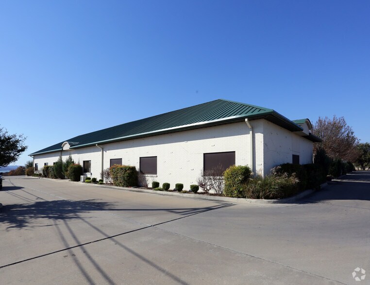 8401 Jacksboro Hwy, Lakeside, TX for sale - Primary Photo - Image 1 of 1