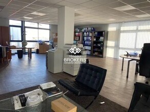 Office in Saint-Maur-des-Fossés for lease Interior Photo- Image 1 of 1
