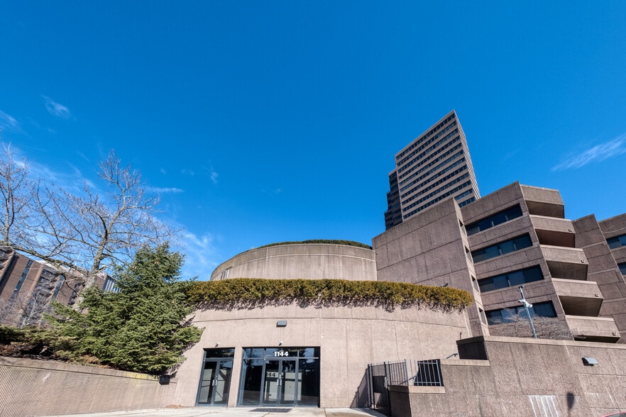 1301 Grandview Ave, Pittsburgh, PA for sale - Building Photo - Image 1 of 16