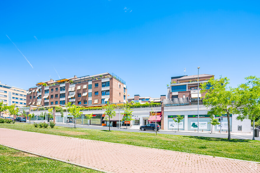 Avenida Monasterio De Silos, 36, Madrid, Madrid for sale - Primary Photo - Image 1 of 2