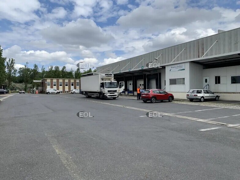 Industrial in Thiais for lease - Building Photo - Image 3 of 8