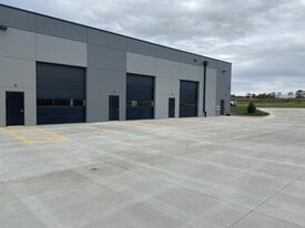 810 Interstate Pky, Waukee IA - Warehouse