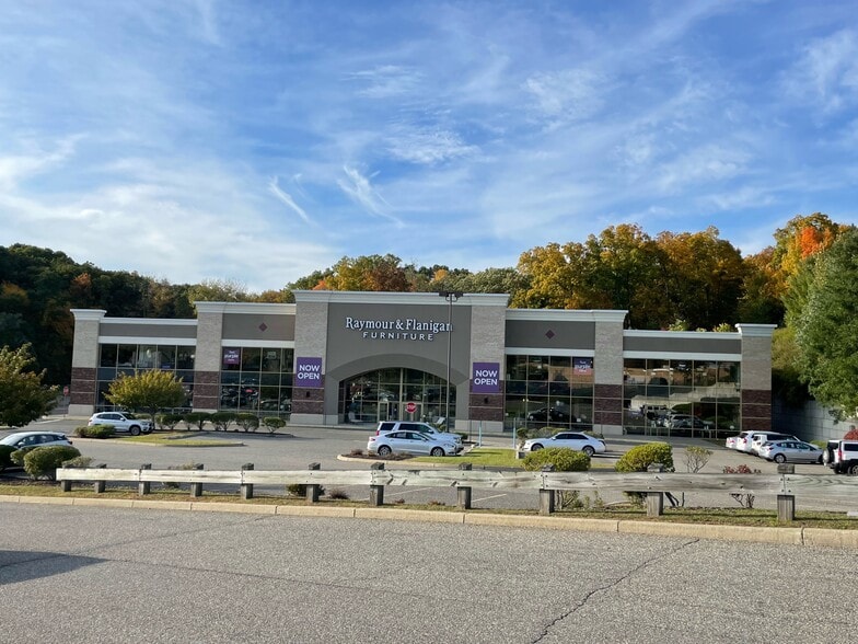 1-14 Candlewood Lake Rd, Brookfield, CT for lease - Building Photo - Image 3 of 3