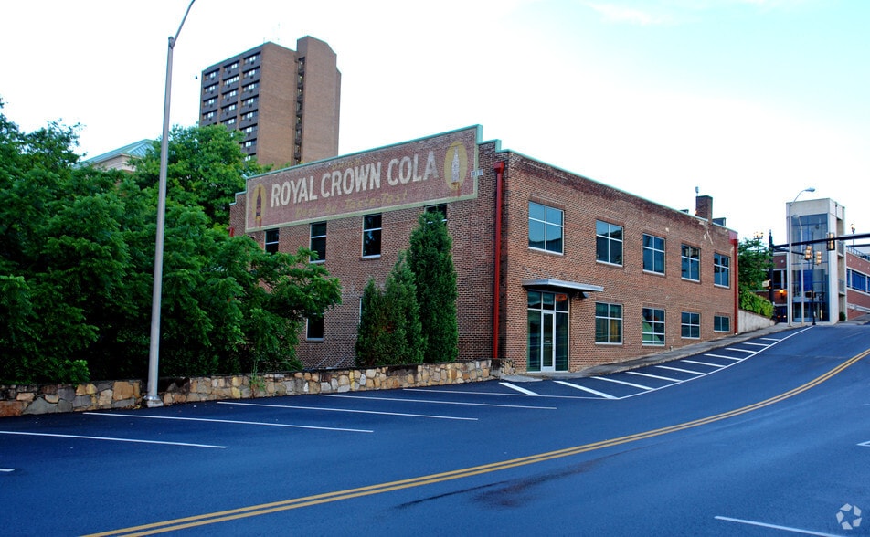 203 S Cusick St, Maryville, TN for lease - Building Photo - Image 2 of 5