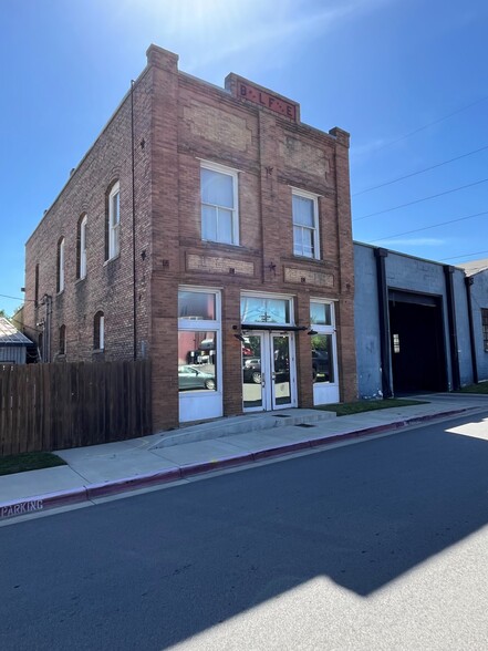 225 Bryan Ave, Fort Worth, TX for lease - Primary Photo - Image 1 of 6