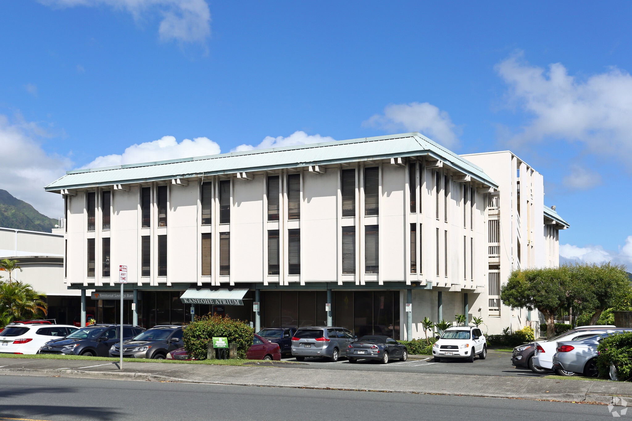 46-005 Kawa St, Kāneohe, HI for sale Primary Photo- Image 1 of 1