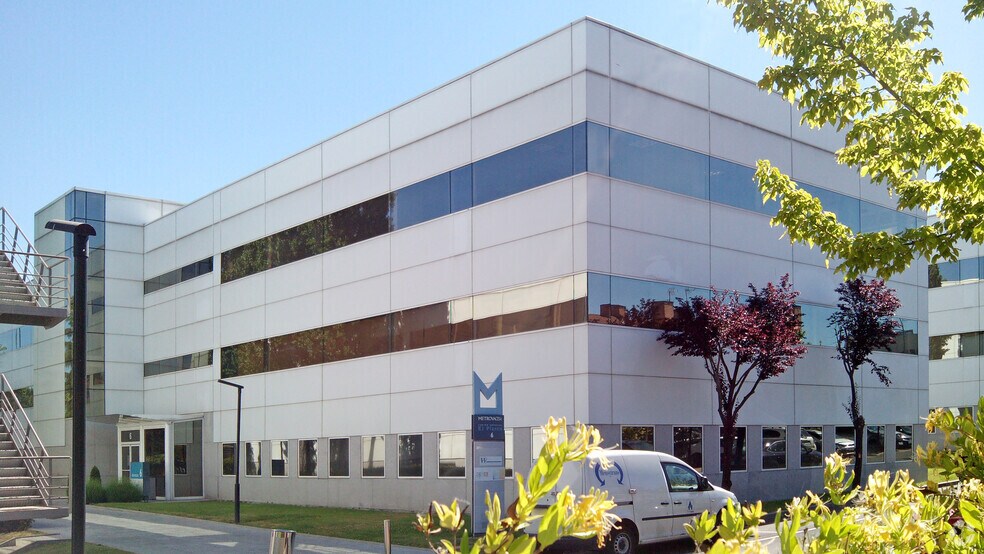 Calle de Ochandiano, 6, Madrid, Madrid for lease - Primary Photo - Image 1 of 11