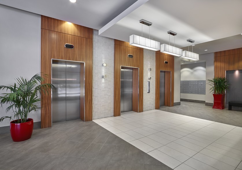 1015 4th St SW, Calgary, AB for sale - Interior Photo - Image 3 of 5