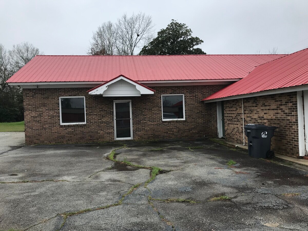 186 E Dykes St, Cochran, GA 31014