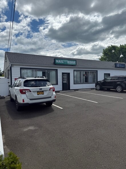 215 S Ridge St, Rye Brook, NY for lease - Building Photo - Image 1 of 3