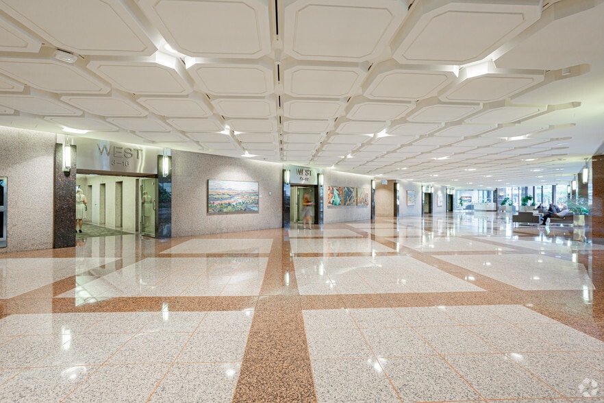 150 6th Ave SW, Calgary, AB for lease - Interior Photo - Image 3 of 30