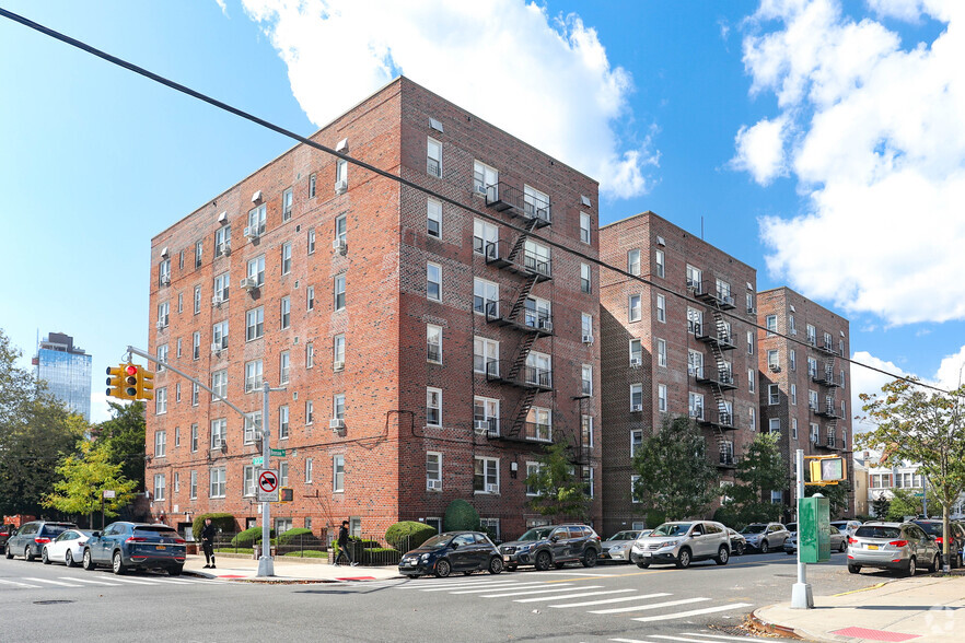 2260 Benson Ave, Brooklyn, NY for sale - Primary Photo - Image 1 of 1