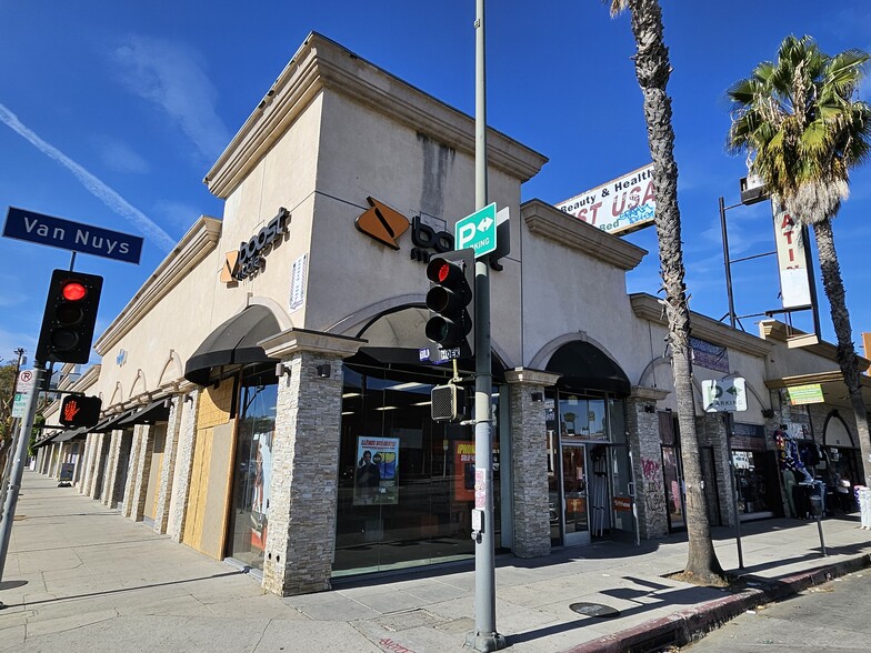 6451-6453 Van Nuys Blvd, Van Nuys, CA for sale - Building Photo - Image 2 of 12