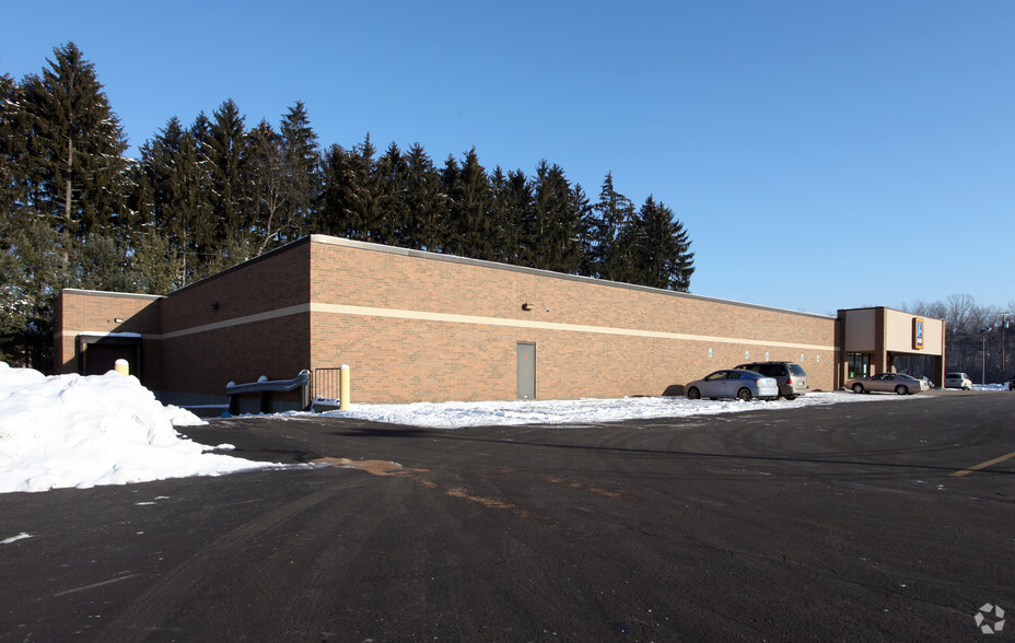 2715 Wilmington Rd, New Castle, PA for lease - Building Photo - Image 2 of 7