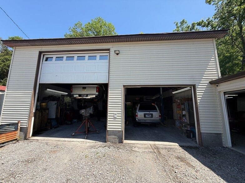 916 Pleasant Grove Rd, Westmoreland, TN for sale - Building Photo - Image 2 of 33