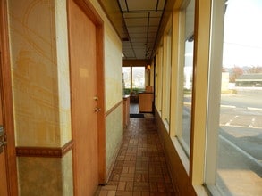 4872 Grange Rd, Roseburg, OR for sale Interior Photo- Image 2 of 10