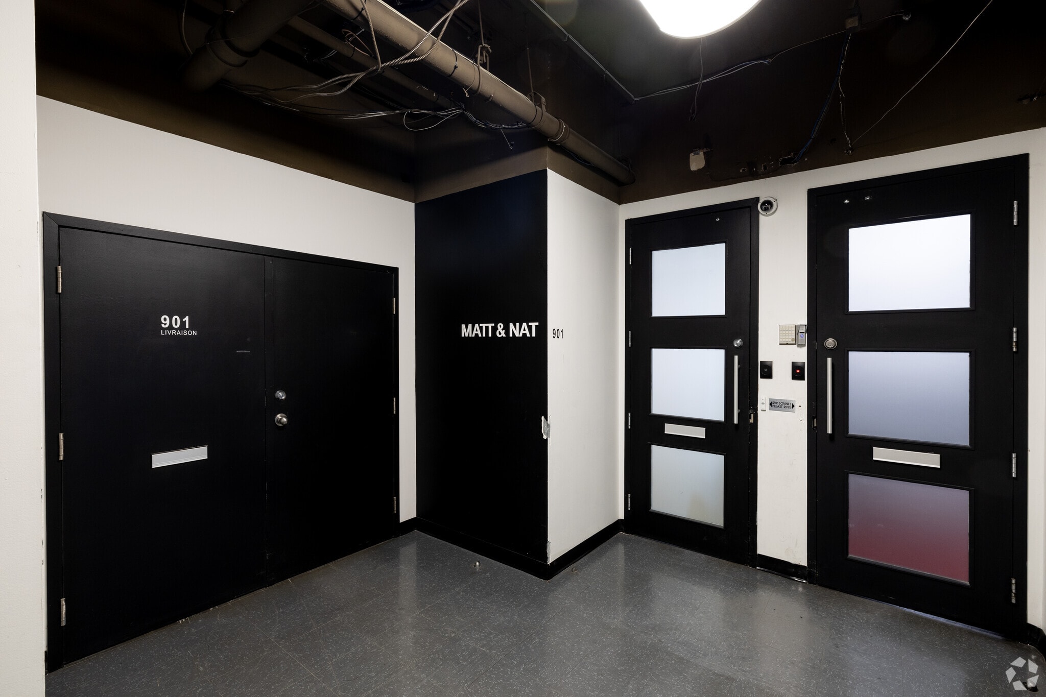 225 Rue Chabanel O, Montréal, QC for lease Interior Photo- Image 1 of 6